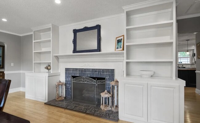 Building Photo - NEW LISTING!!!!!