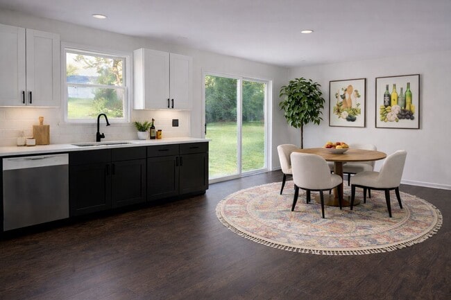 Building Photo - 508 Pembroke Rd SW