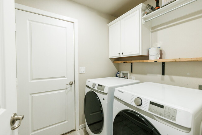 Building Photo - Beautiful 3-Bed, 2-Bath Home In Frenship!