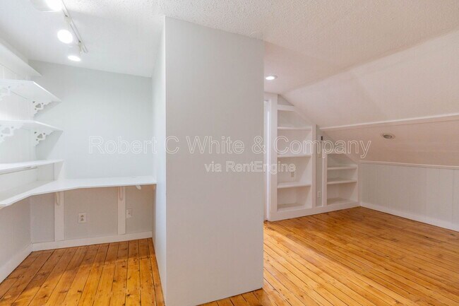 Building Photo - 257 Scantic Rd
