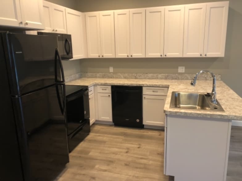 Building Photo - 628 Davis St