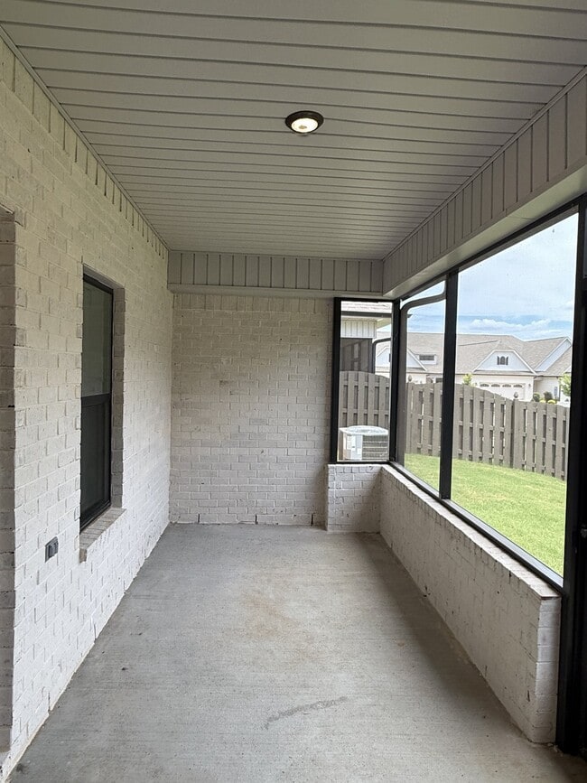 Building Photo - 408 Raleigh Elm Dr
