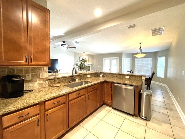Building Photo - 11 Riviera Estates Ct
