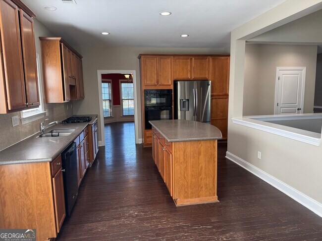 Building Photo - 7411 Redbud Loop