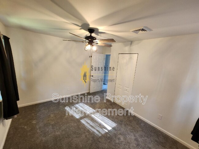 Building Photo - 213 Picard Dr
