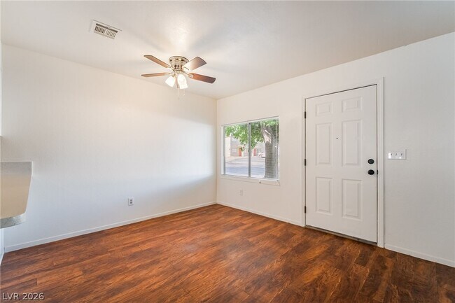 Building Photo - 1611 E Harmon Ave