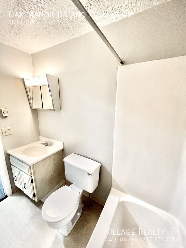 Building Photo - 230 Oak Manor Dr