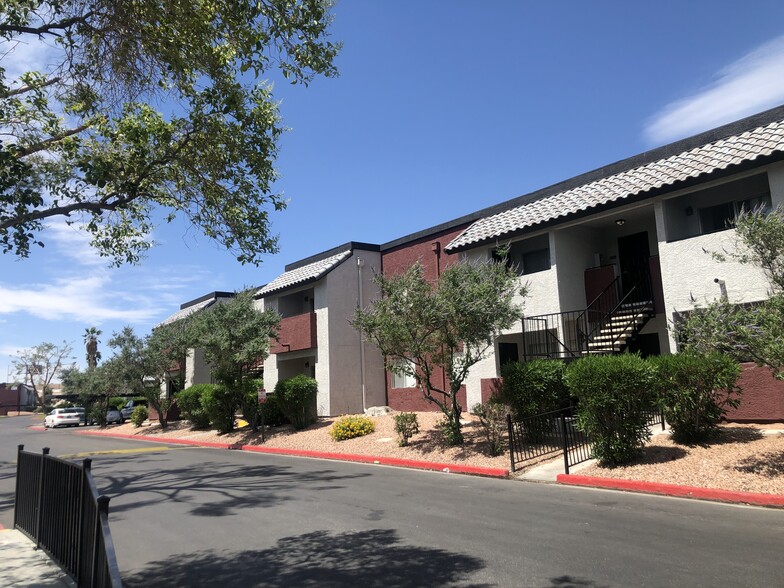 Building Photo - Las Palomas Apartments