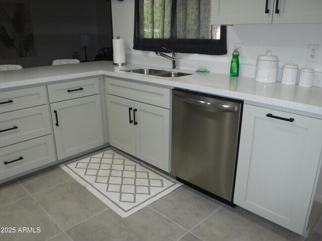Building Photo - 12930 W Seville Dr