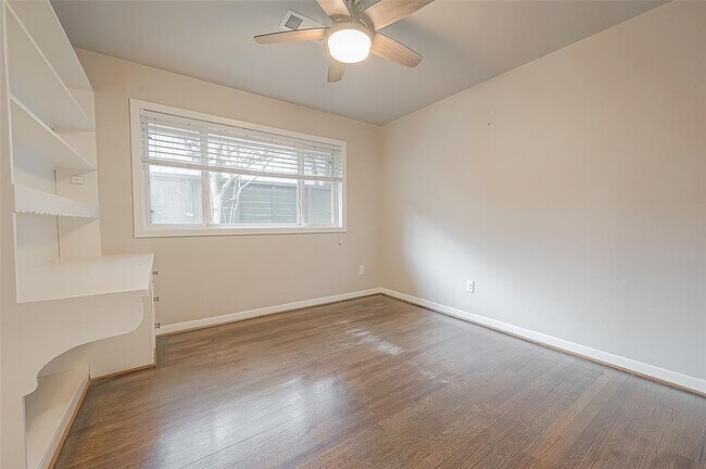Building Photo - 5238 Beechnut St