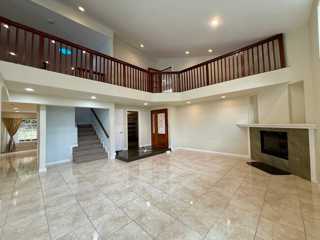 Building Photo - 12665 Sundance Ave