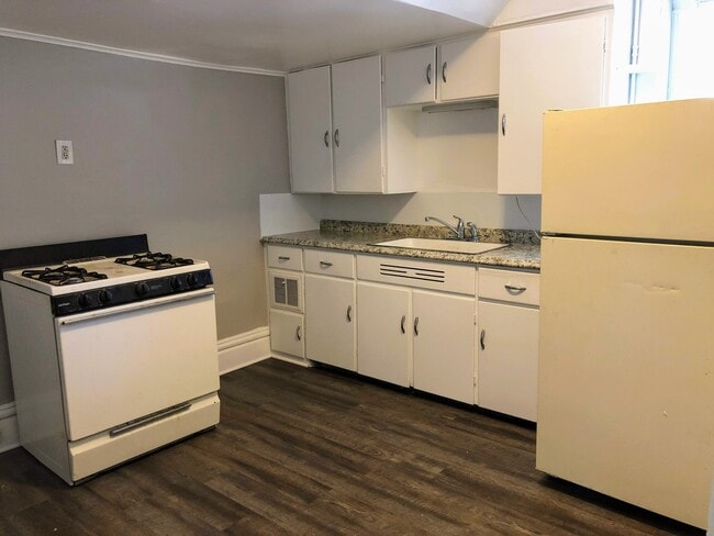 Building Photo - 839 Turner Ave NW