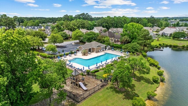 Building Photo - Coastal Living in a Quiet Community