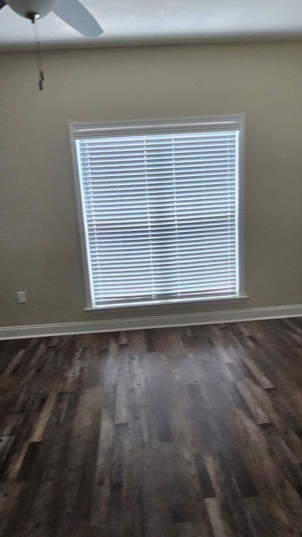 Building Photo - Knights Landing four bedroom home