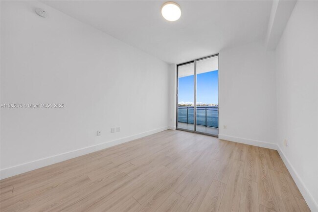 Building Photo - 7901 Hispanola Ave