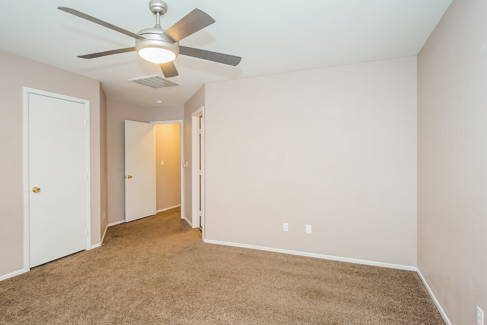 Building Photo - 6192 Windmill Island Ave