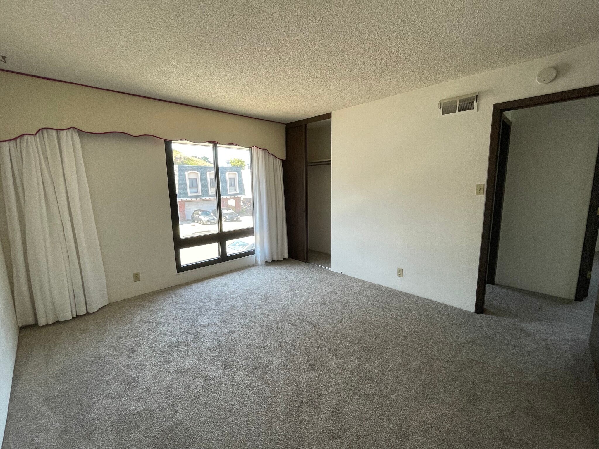 Building Photo - 515 Verducci Dr