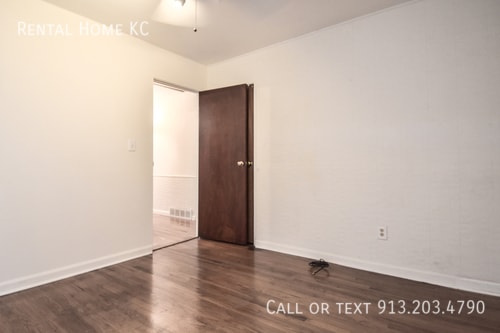 Building Photo - 9010 W 101st St