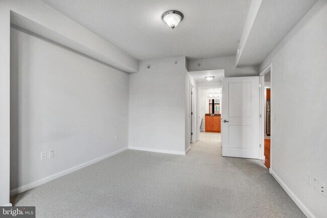 Building Photo - 1021 N Garfield St