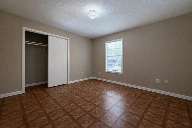 Building Photo - 3406 Milbrad St