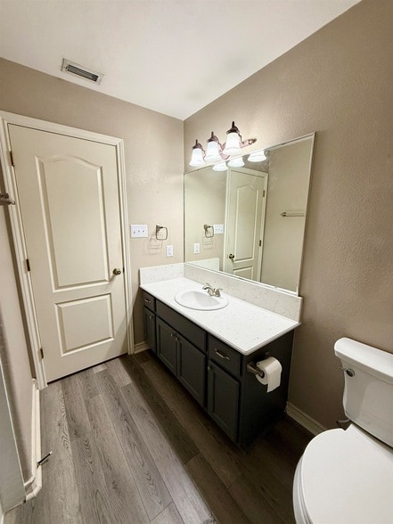 Building Photo - 2206 Calle Chiquita Ct