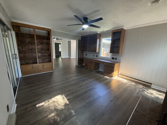 Building Photo - 207 Belvedere Dr