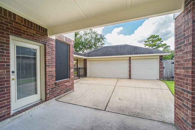Building Photo - 14015 Falcon Heights Dr