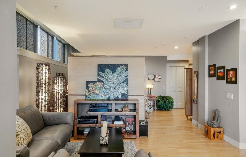 Building Photo - 136 SW Washington Ave