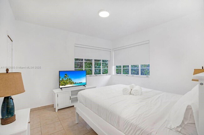 Building Photo - 301 86th St