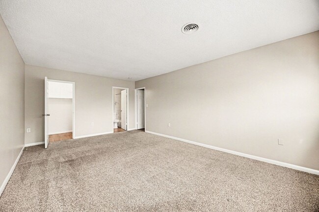 Building Photo - 3501 Section Rd