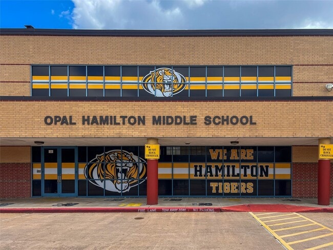 Building Photo - 14039 Fairwood Breeze