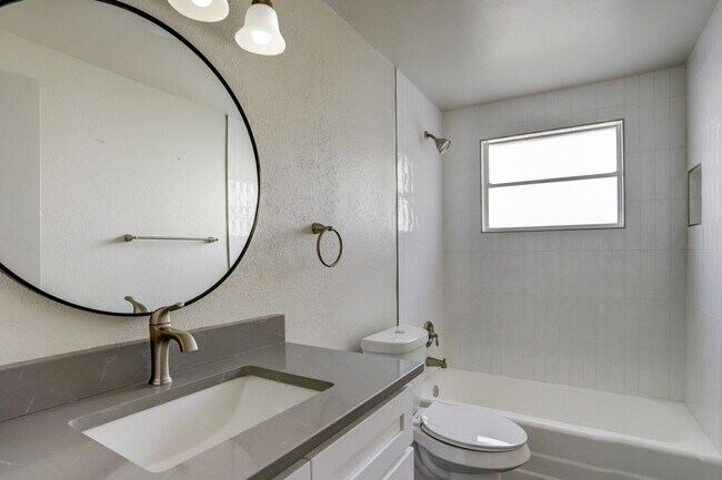 Building Photo - 10606 Wickersham Ln
