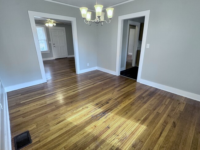 Building Photo - 5 W Marion Rd