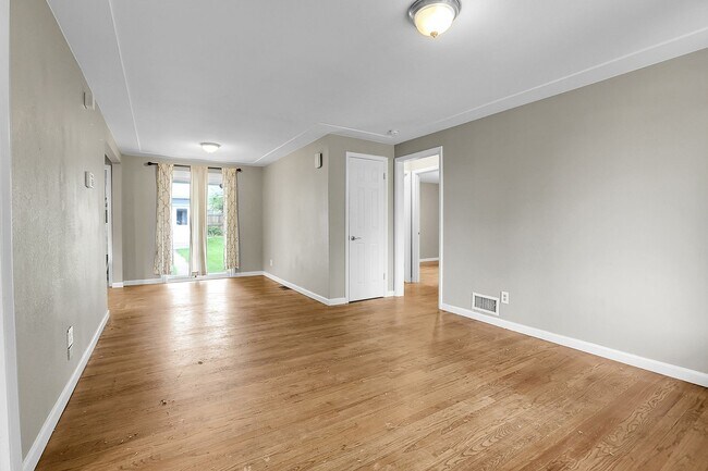 Building Photo - 4885 Tejon St