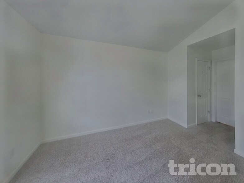 Building Photo - 5732 Barrington Run