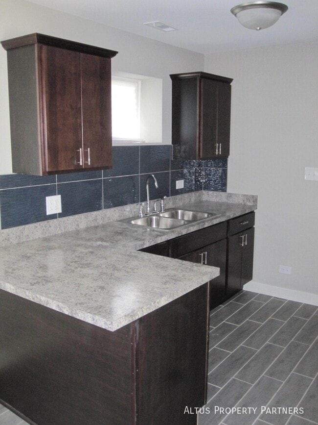 Building Photo - 16535 Spaulding Ave