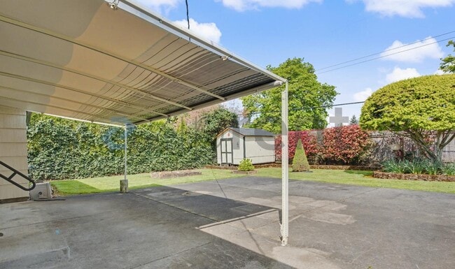 Building Photo - 7006 Tennessee Ln