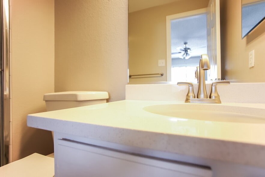 Building Photo - 13587 Bellaire St