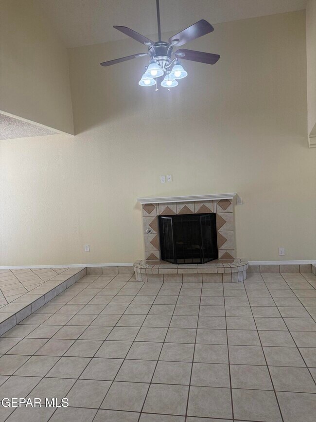 Building Photo - 12000 Ivory Gate Way