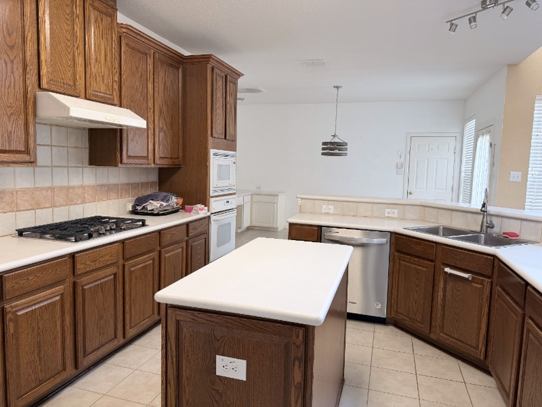 Building Photo - 4473 White Rock Ln