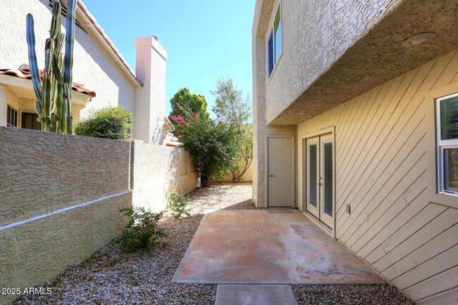 Building Photo - 11059 E Yucca St