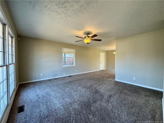 Building Photo - 622 Glensford Dr