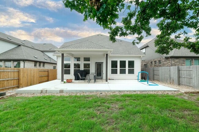 Building Photo - 2309 Wooded Run Trl