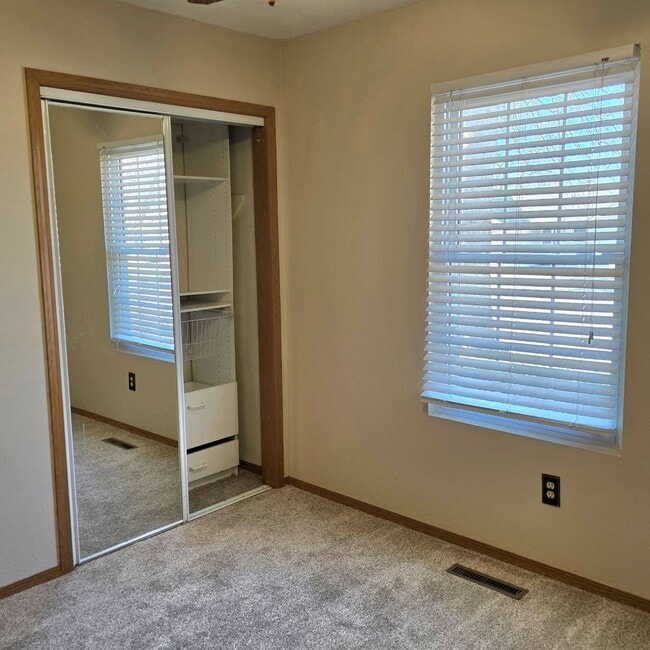 Building Photo - Great 3 bed 1.5 bath house in South Springfield