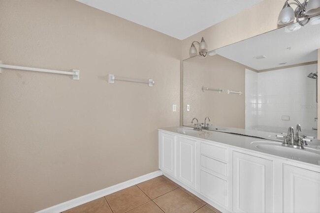 Building Photo - 7119 Showcase Ln