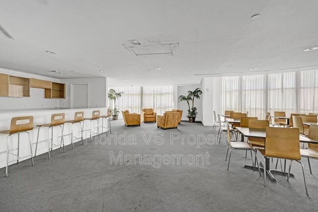 Building Photo - 350 NE 24th St