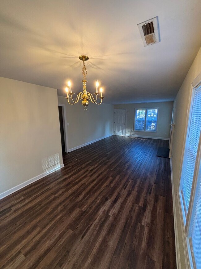 Building Photo - 5221 Westpine Ct