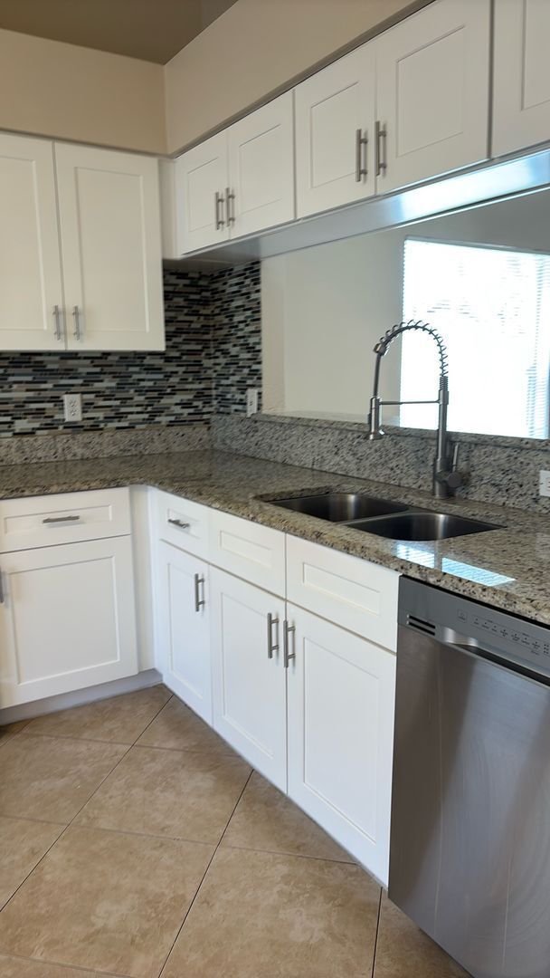 Building Photo - 1019 Brielle Ave