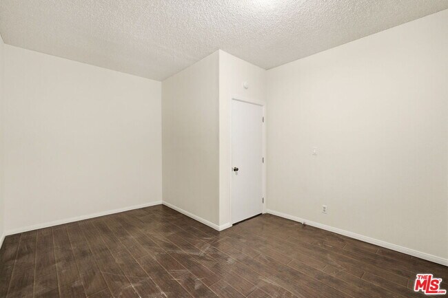 Building Photo - 1818 Pelham Ave