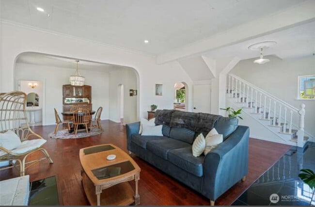 Building Photo - 5060 WA-106
